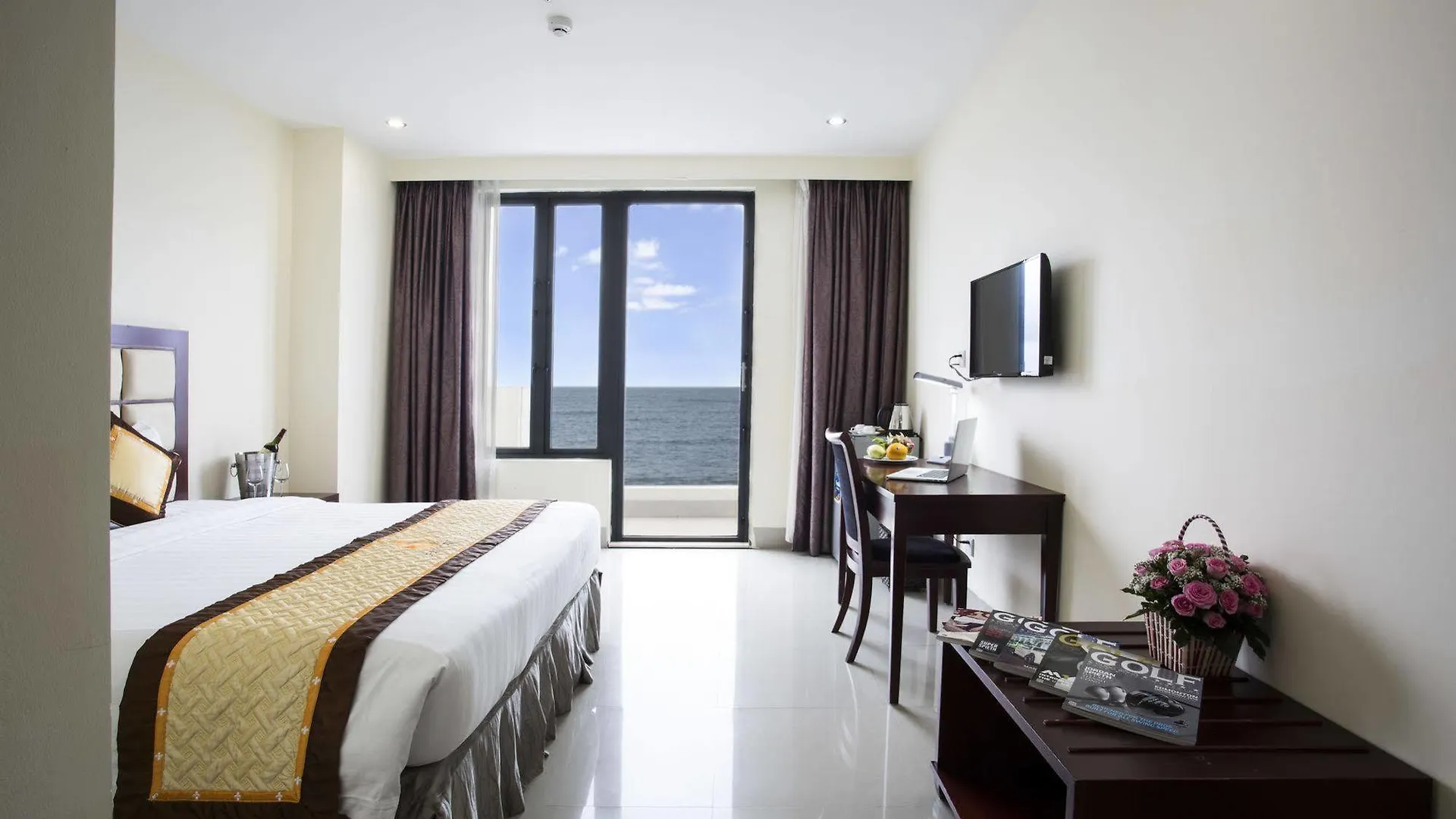 Sea Front Hotel Da Nang